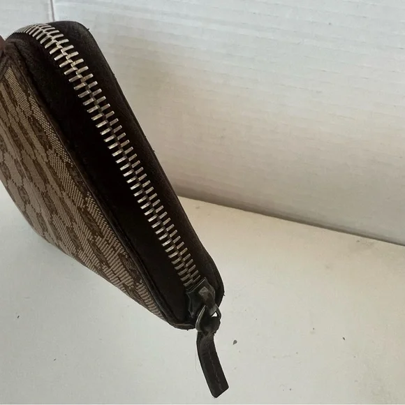 EUC Authentic Gucci monogram zippy wallet ❤️ - Picture 11 of 15